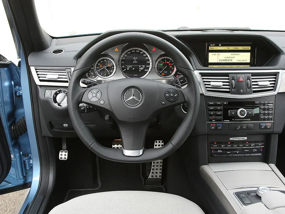 Kombi Vergleich - Mercedes E-Klasse T-Modell Kombi Vergleich Mercedes E-Klasse T-Modell Interieur
