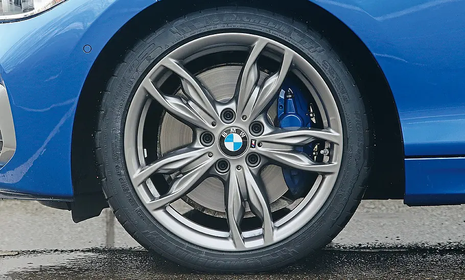 BMW M140i xDrive