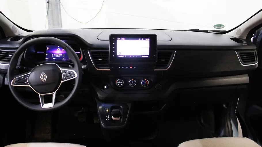 Blick ins Cockpit des Kompanja Eins.
