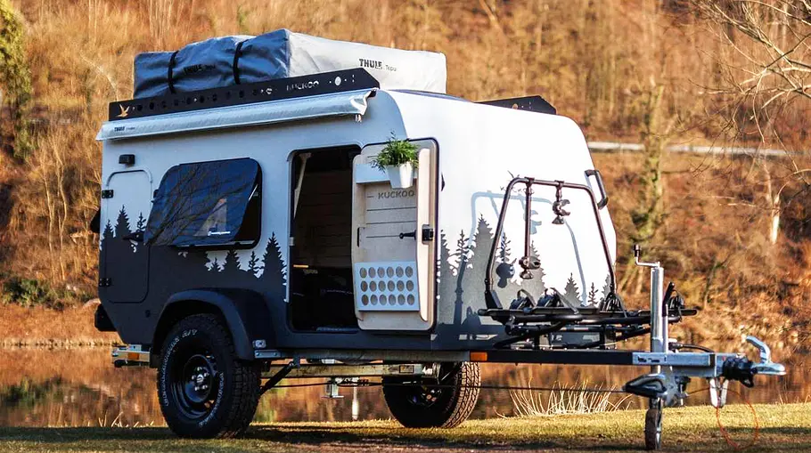 Der Kuckoo Camper Bruno (2026) stehend von der Seite.