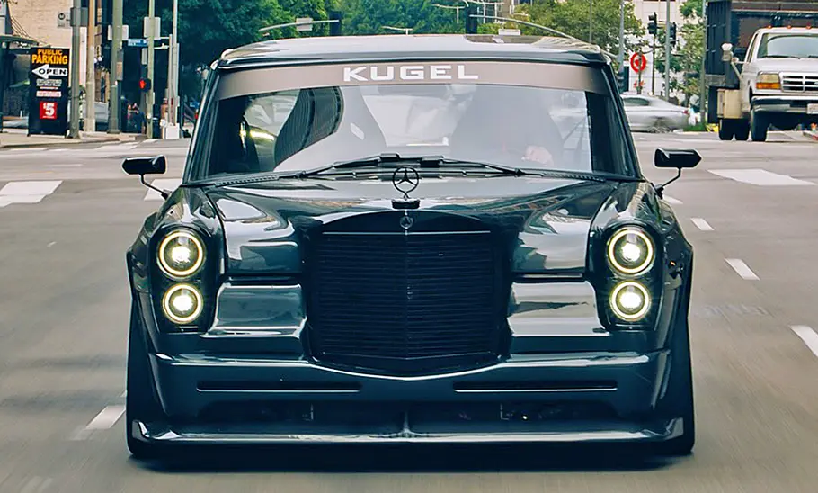 Der Kugel 600 fahrend von vorne.