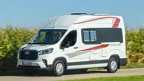 Der La Marca SAIC Maxus RV9 (2025) fahrend von schräg vorne fotografiert. - Foto: Gudrun Muschalla