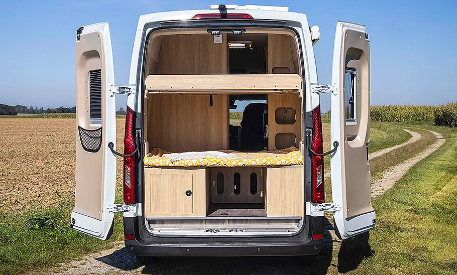 Neuer La Marca SAIC Maxus RV9 (2025) Die oberen und unteren Betten des La Marca SAIC Maxus RV9 (2025).