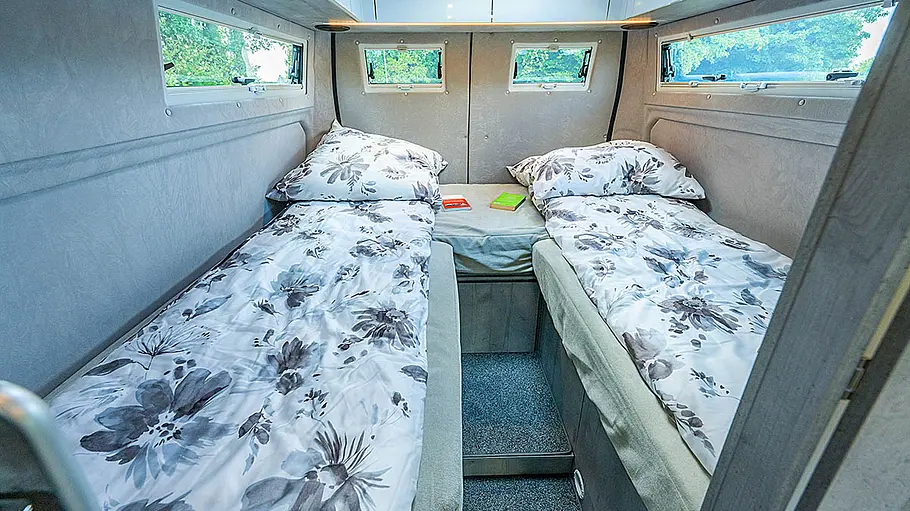 La Strada Avanti EB Die Innenaufnahme zeigt das Heckschalfzimmer im La Strada Avanti EB.