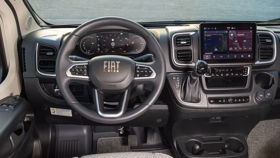 Das Cockpit des La Strada Avanti F Edition 40.