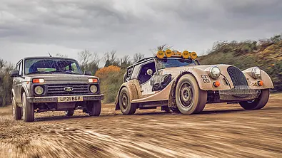 Lada Niva 4x4/Morgan CX-T - Foto: Jordan Butters