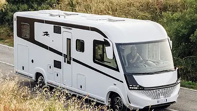 Laika Kreos H 5109 (2024) Das Bild zeigt eine seitliche Frontansicht. - Foto: Laika