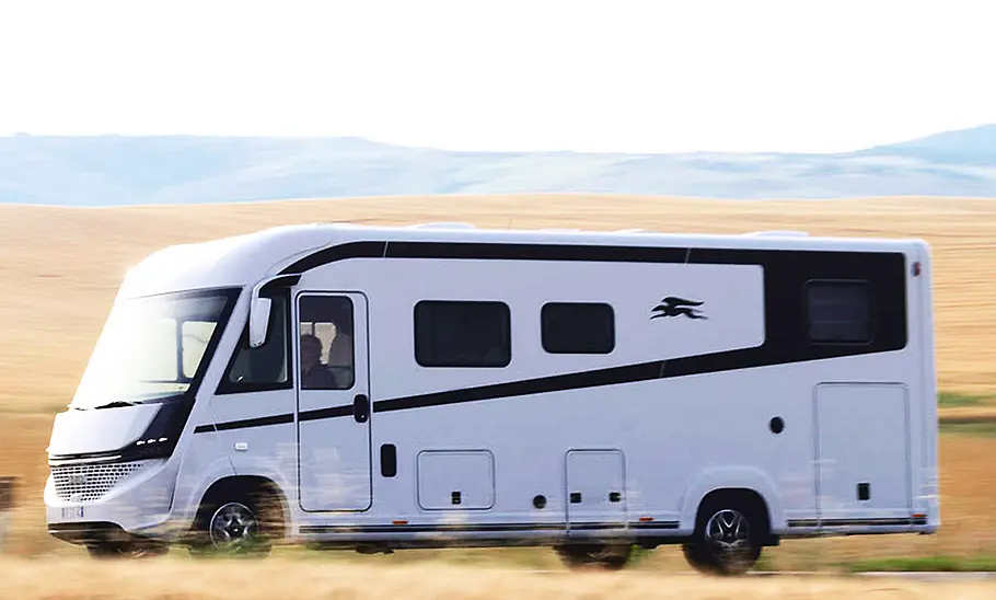 Laika Kreos H 5109 (2024) Das Bild zeigt das Fahrzeug seitlich und in Bewegung.