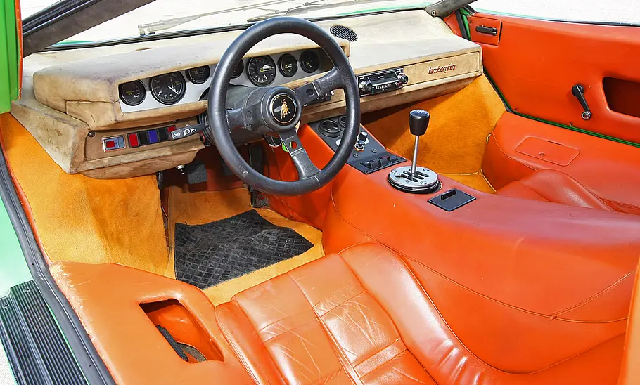 Das Cockpit des Lamborghini Countach