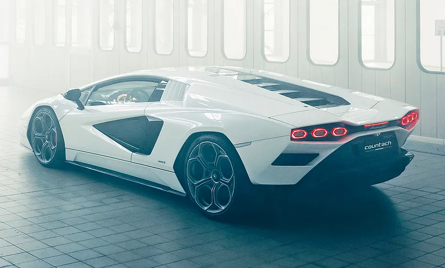 Lamborghini Countach LPI 800-4 (2021)
