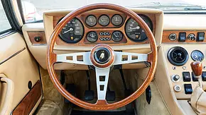 Das Cockpit eines Lamborghini Espada. - Foto: AUTO ZEITUNG