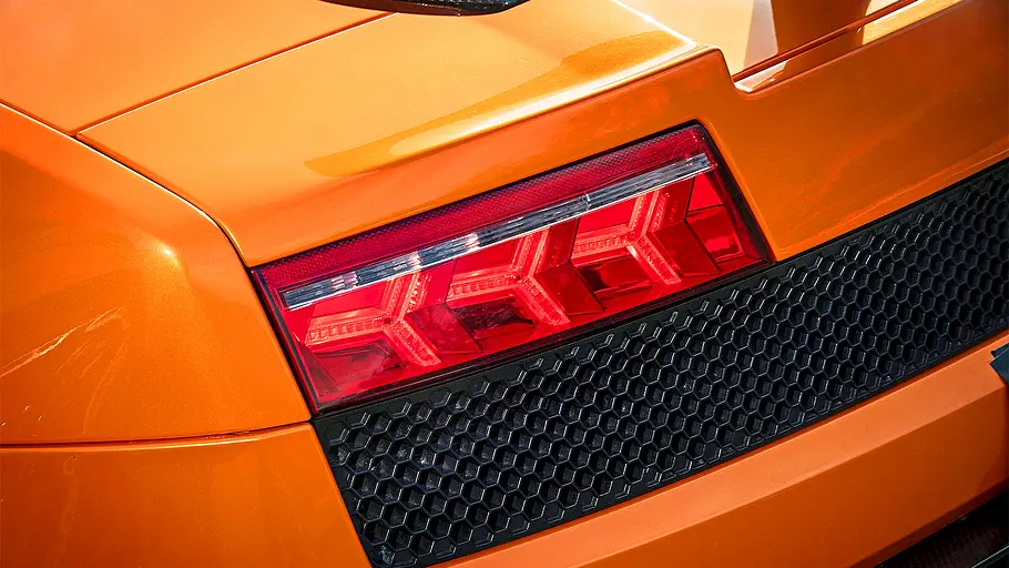 Detailansicht der Heckleuchten vom Lamborghini Gallardo Performante.
