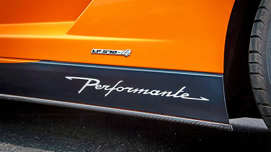 Detailansicht der Kotflügel vom Lamborghini Gallardo Performante.