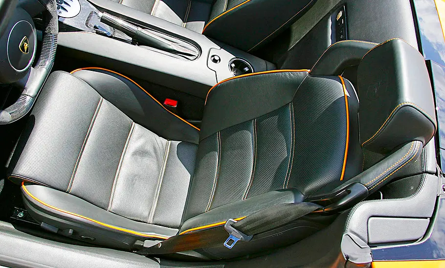 Die Sitze des Lamborghini Gallardo Spyder.