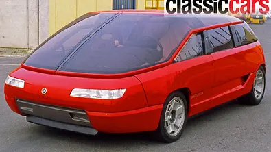 Der Bertone Lamborghini Genesis statisch von schräg vorne fotografiert. - Foto: Bertone
