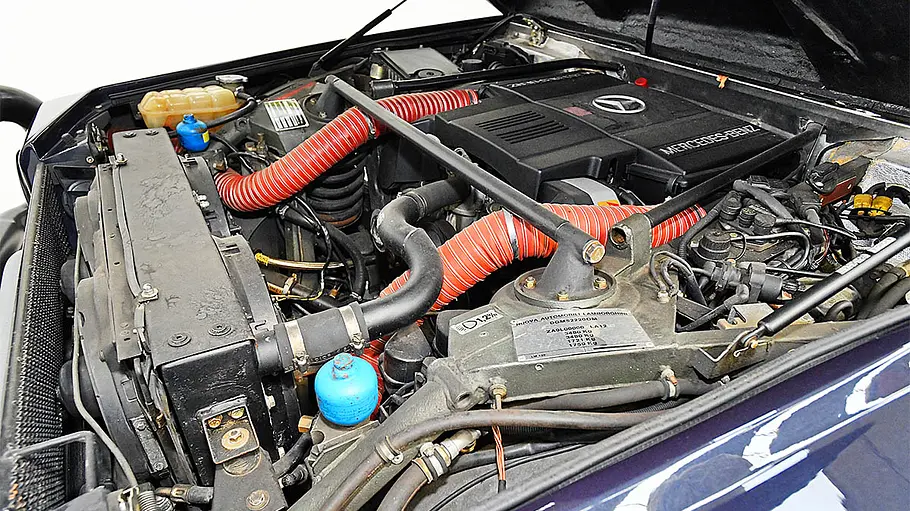 Der Motor von Tina Turners Lamborghini LM002. 