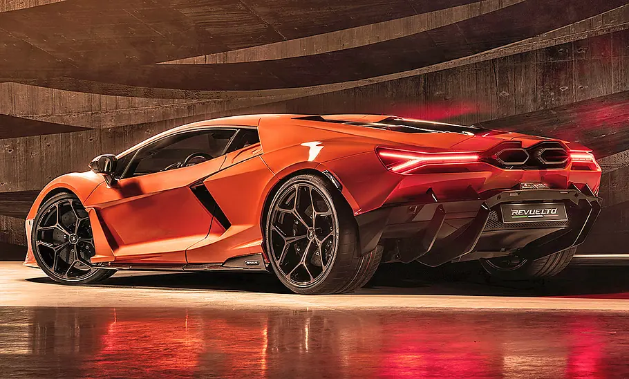 Lamborghini Revuelto (2023) Lamborghini Revuelto (2023)