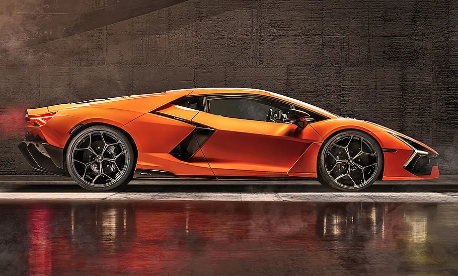 Lamborghini Revuelto (2023) Lamborghini Revuelto (2023)