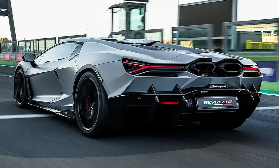 Lamborghini Revuelto (2023)