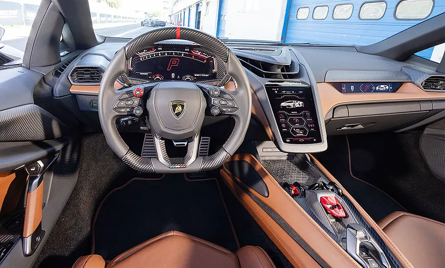 Lamborghini Revuelto (2023)