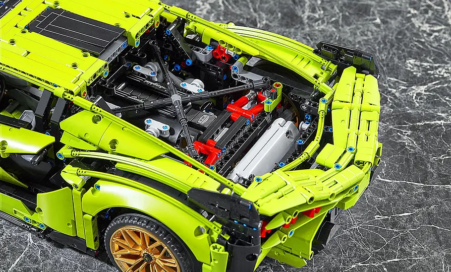Lamborghini Sián: Lego-Technic-Bausatz Sicht auf den Motor vom Lego Technic Lamborghini Sián.