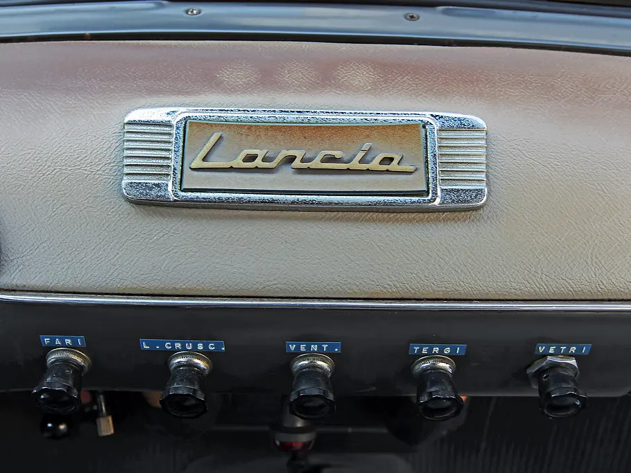 Lancia Appia Bilder technische Daten Limousinen Oldtimer Vergleich Schriftzug