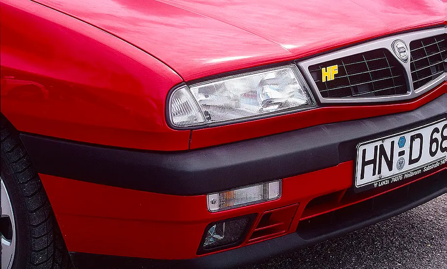 Lancia Delta HF turbo Die Front des Lancia Delta HF turbo.