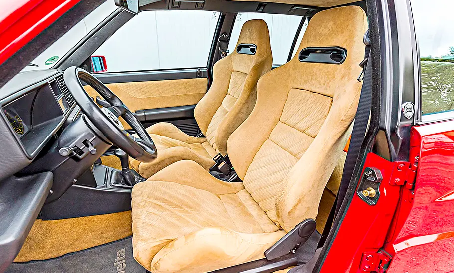 Der Innenraum des Lancia Delta HF Integrale Evo II.