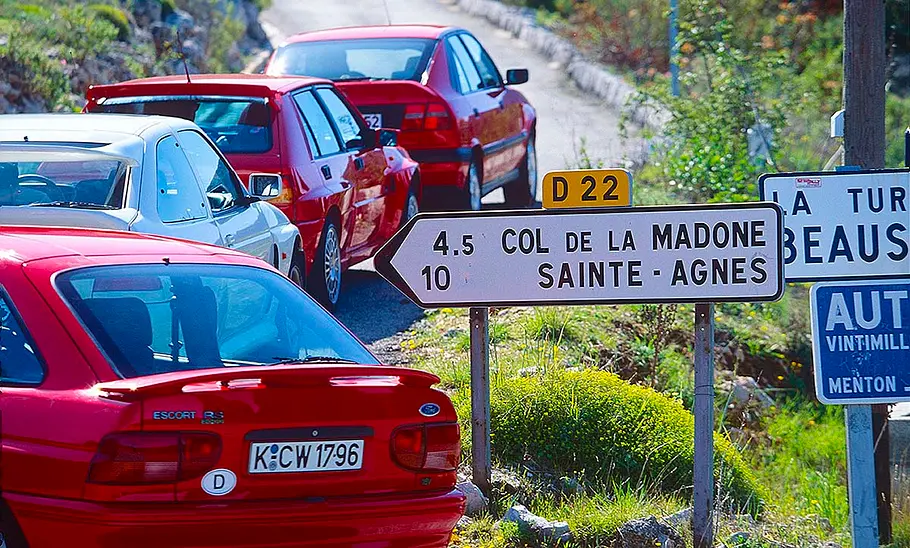 Lancia Delta HF turbo/Lancia Delta Integrale/Ford Escort RS Cosworth/Ford Escort RS 2000 Lancia Delta HF turbo/Lancia Delta Integrale/Ford Escort RS Cosworth/Ford Escort RS 2000 statisch von hinten fotografiert.