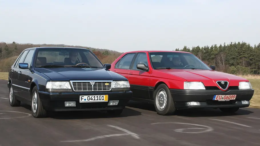 Lancia Thema 8.32/Alfa Romeo 164 V6 3.0 Lancia Thema 8.32/Alfa Romeo 164 V6 3.0 fahrend von vorne fotografiert.