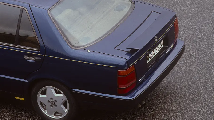 Das Heck des Lancia Thema 8.32.