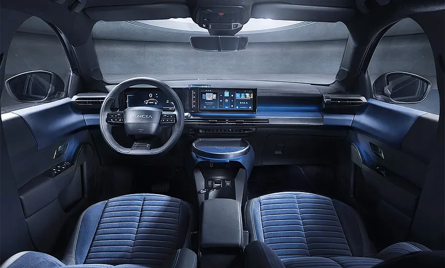 Lancia Ypsilon (2025) Das Cockpit des Lancia Ypsilon (2025).