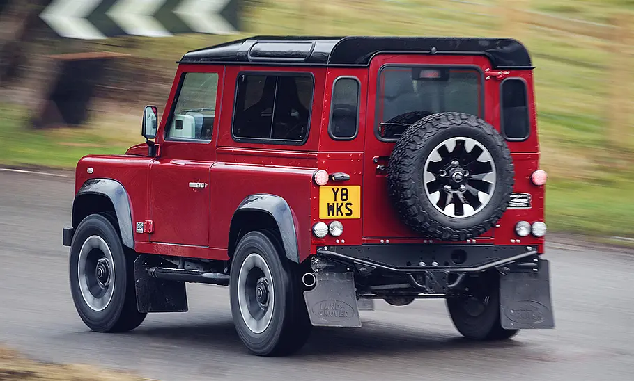Land Rover Defender Works V8