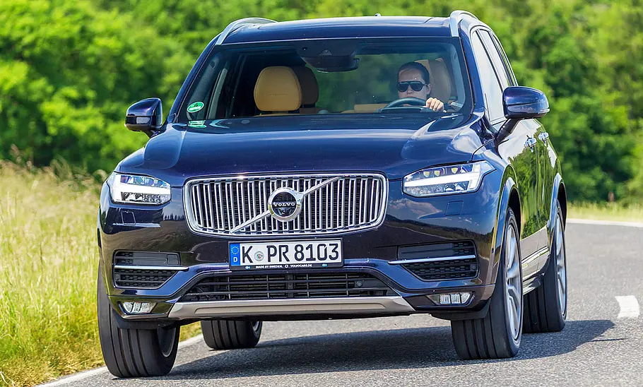 Volvo XC90 Land Rover Discovery