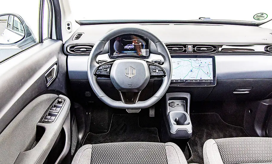 Leapmotor T03 Blick auf die Armaturen im Innenraum des Leapmotor T03.