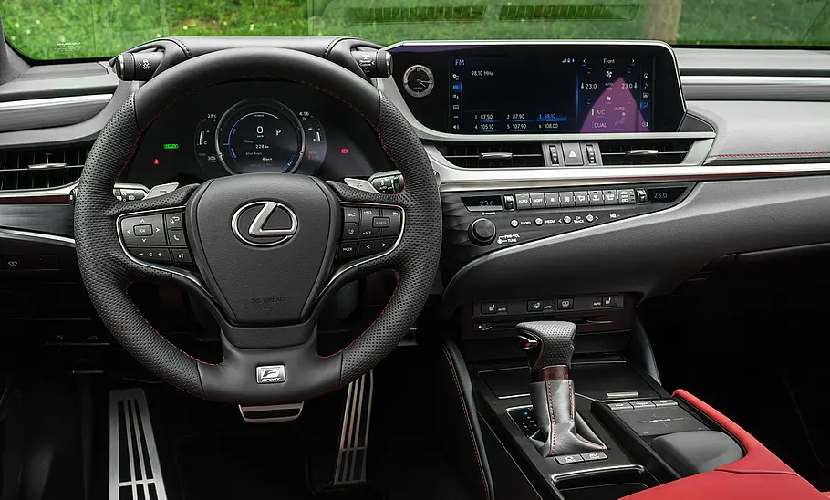 Lexus ES 300h (2018)