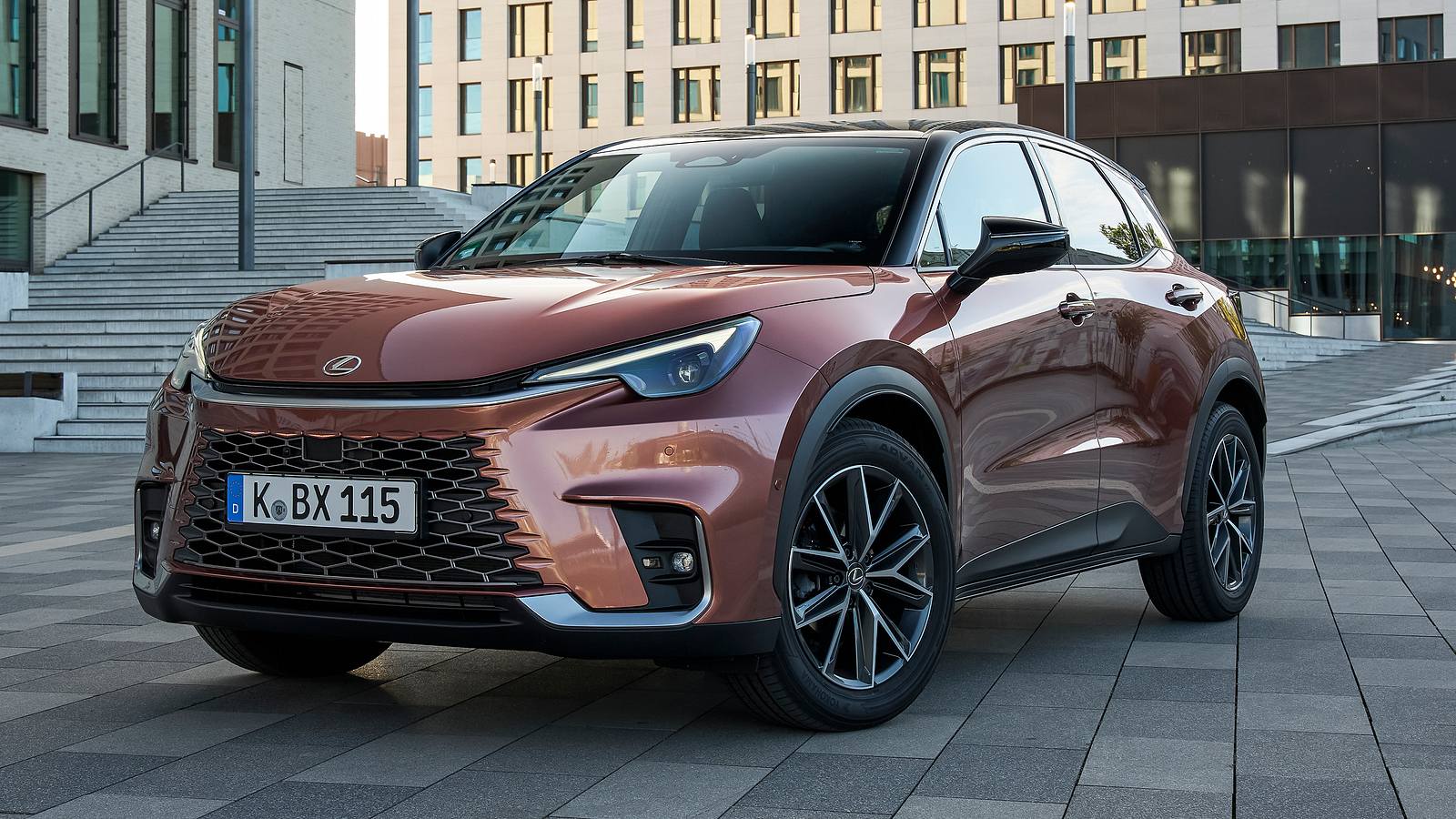 Lexus LBX im Leasing: Premium-SUV ab 249 Euro ohne Anzahlung