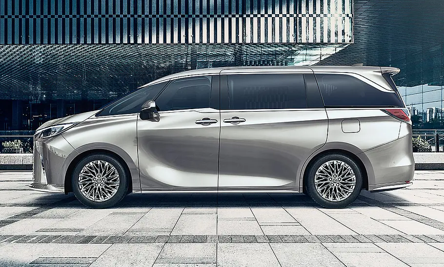 Lexus LM (2023) Lexus LM (2023)