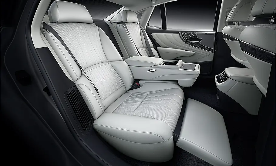 Lexus LS (2021)