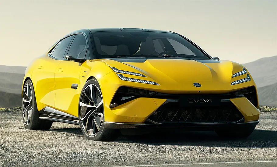 Lotus Emeya (2024) Lotus Emeya (2024); stehend, schräg vorne
