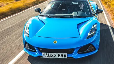 Lotus Emira (2022) - Foto: Olgun Kordal
