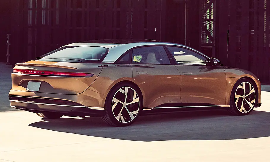 Lucid Air (2023) Lucid Air (2021)