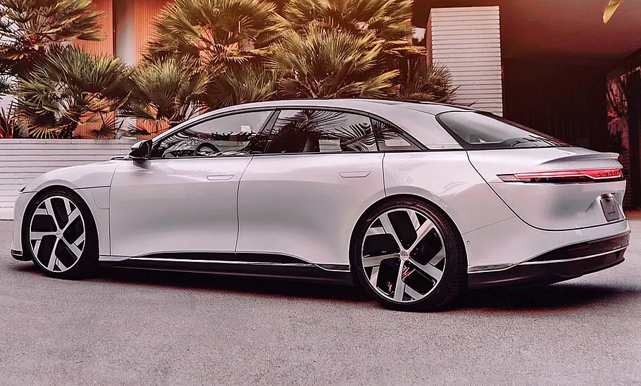 Lucid Air (2023) Lucid Air (2021)