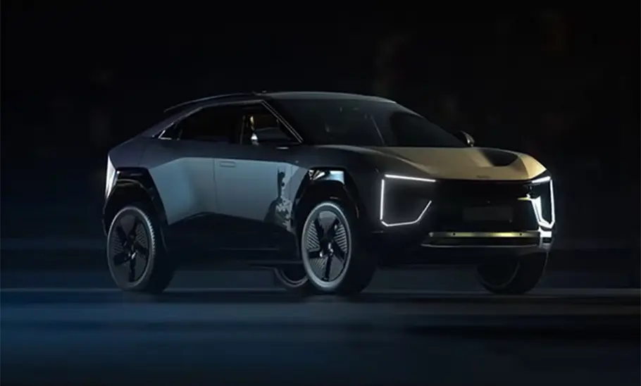 Das Mahindra BE 6 Batman Edition (2025) Sondermodell stehen vor einer dunklen Umgebung.