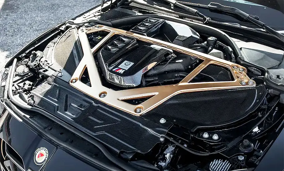 Manhart MH4 900 Blick in den Motorraum des Manhart MH4 900.