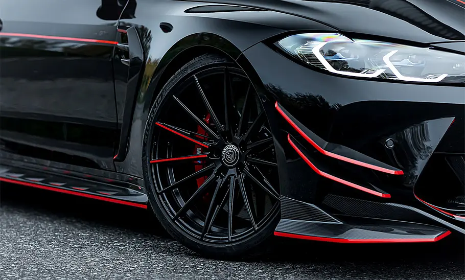 Manhart MH4 GTR II Blick auf die Vorderräder des Manhart MH4 GTR II.