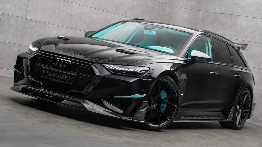 Der Mansory RS6 steht schräg und wurde von vorne fotografiert.