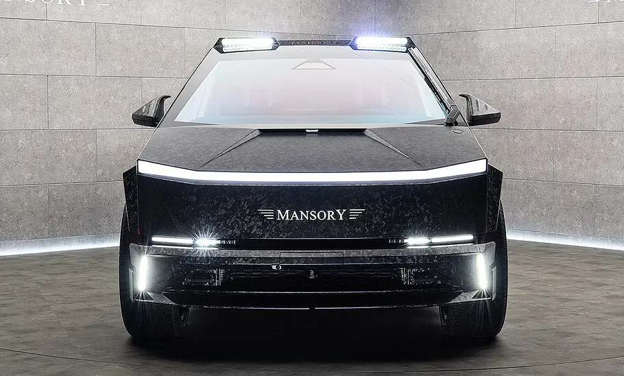 Blick von vorne auf den Mansory Elongation.