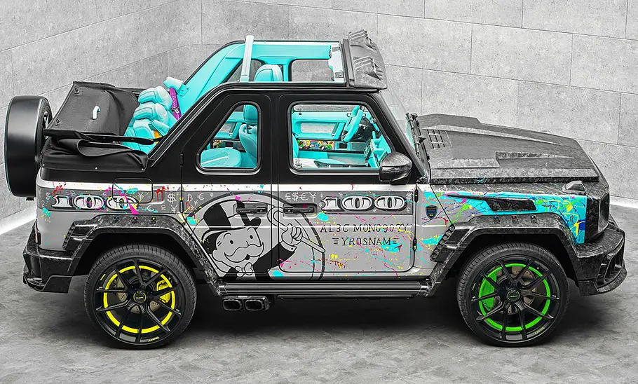 Der Mansory G63 AMG Art Piece stehend seitlich.