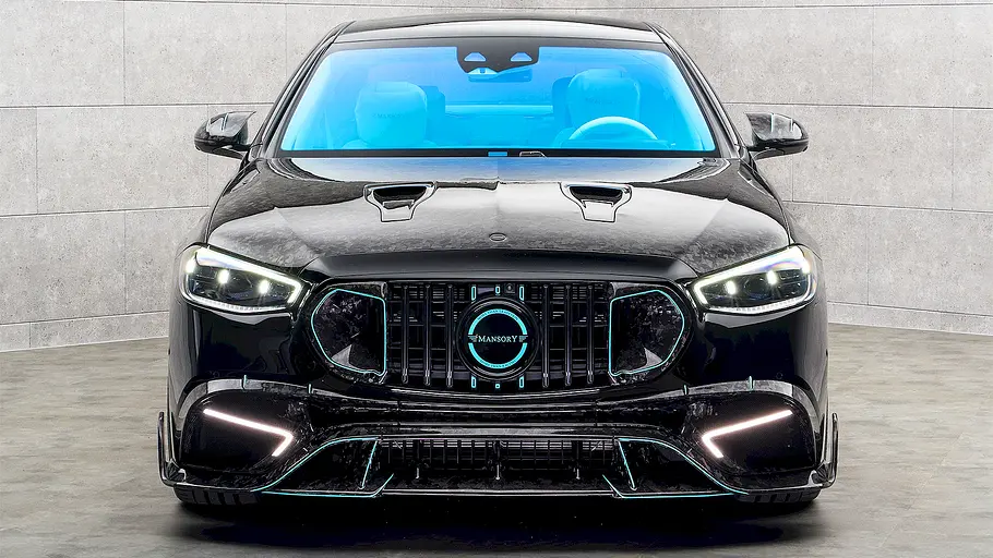 Mansory-Mercedes P950, fotografiert von vorne.